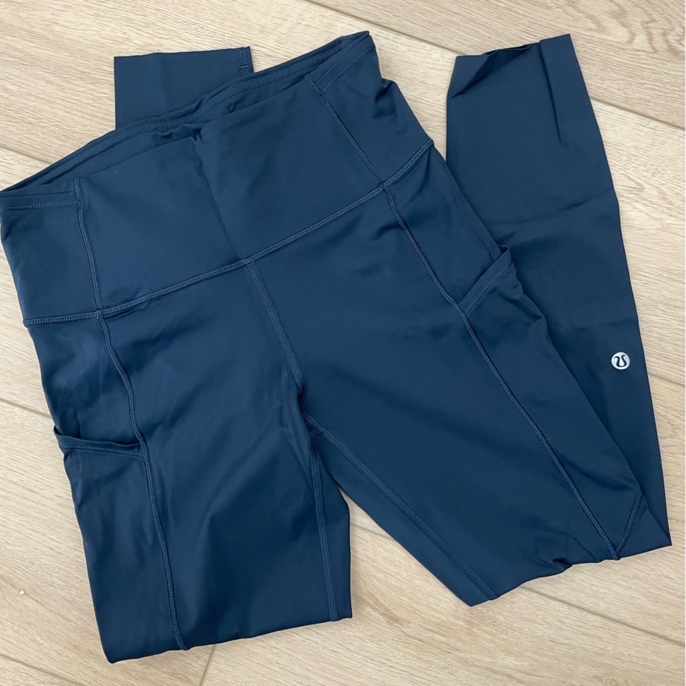 Lululemon Fast & Free Tight (size 6, Navy)